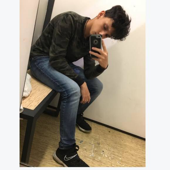 Meet your Posher, Gilyer - Picture 1 of 1